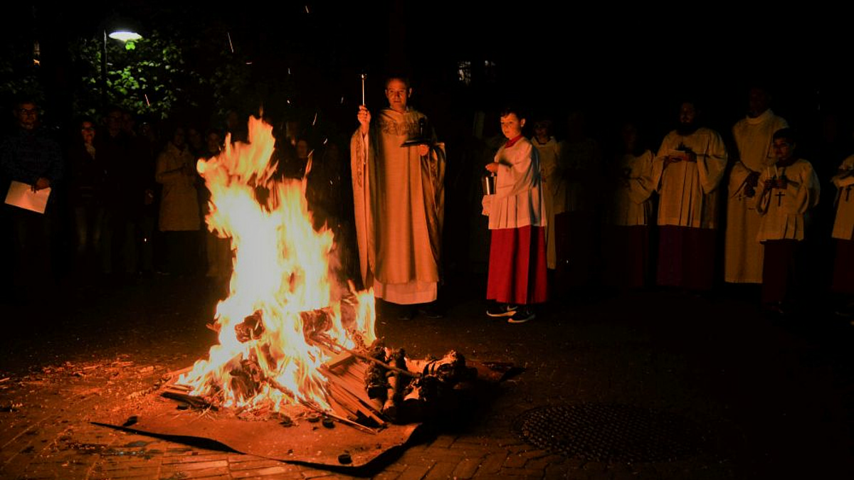 Sankt Josef feiert Osternacht