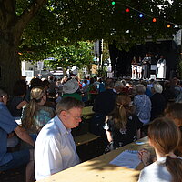 Kerbe-Gottesdienst im Schatten der Johanniskirche