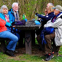 Wandergruppe auf Grüngürteltour